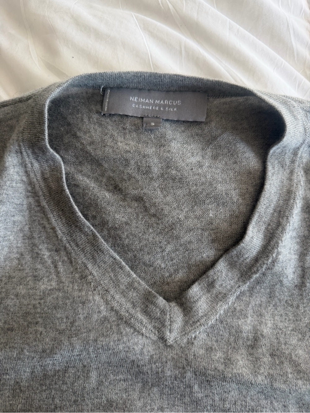 Neiman Marcus Men's Gray Cashmere &Silk V-Neck Sweater
